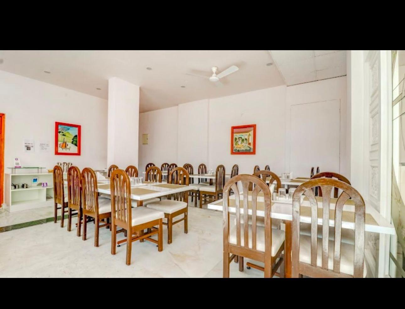 Hotel Sri Sathya Sai Бангалор Экстерьер фото